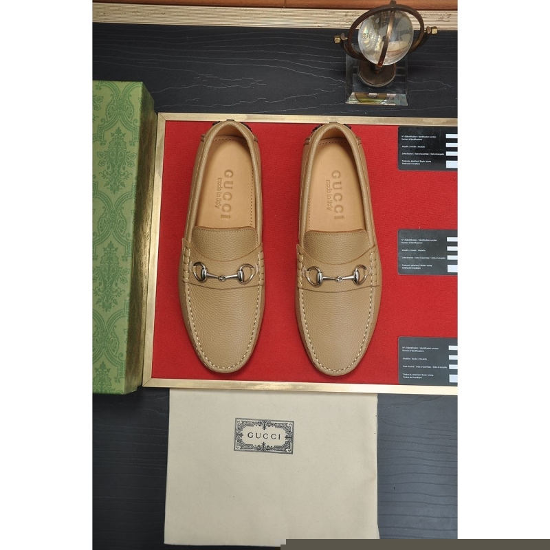 G*u*i leather shoes